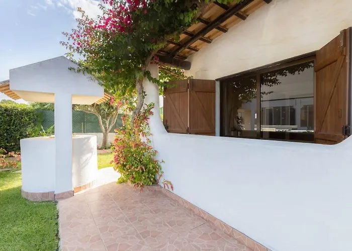 Villa Rosado - Moradia Para 6 Com Ac, Jardim A 5 Min Do Centro De Albufeira