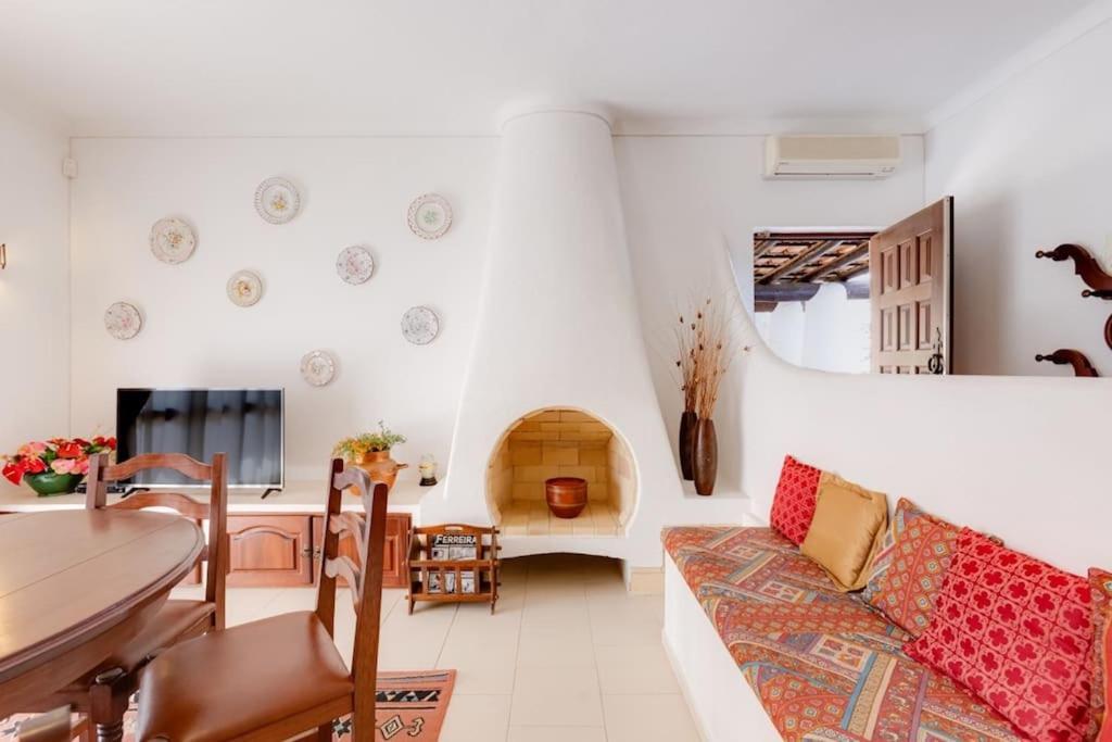 Casa de Férias Rosado - Moradia 6 Com Ac, Jardim A 5 Min Do Centro De Albufeira